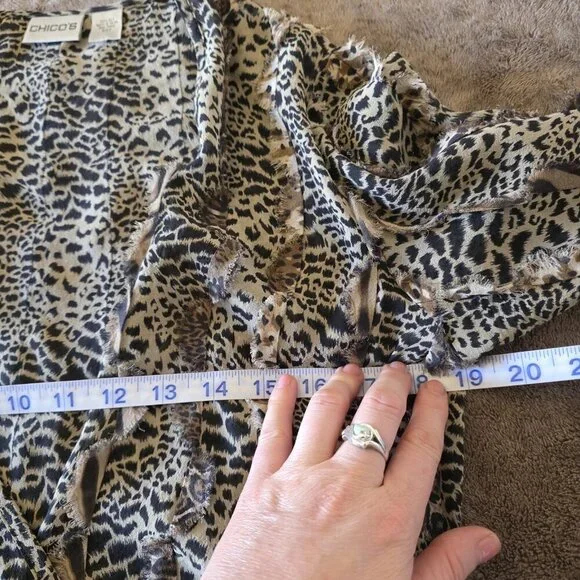 Chico's 100% Silk Leopard Print Blouse 0 XS Tie Front Mob Wife Crop Top Sexy - Picture 8 of 14